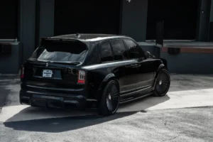 Eleron fibra carbon Rolls Royce Cullinan URBAN
